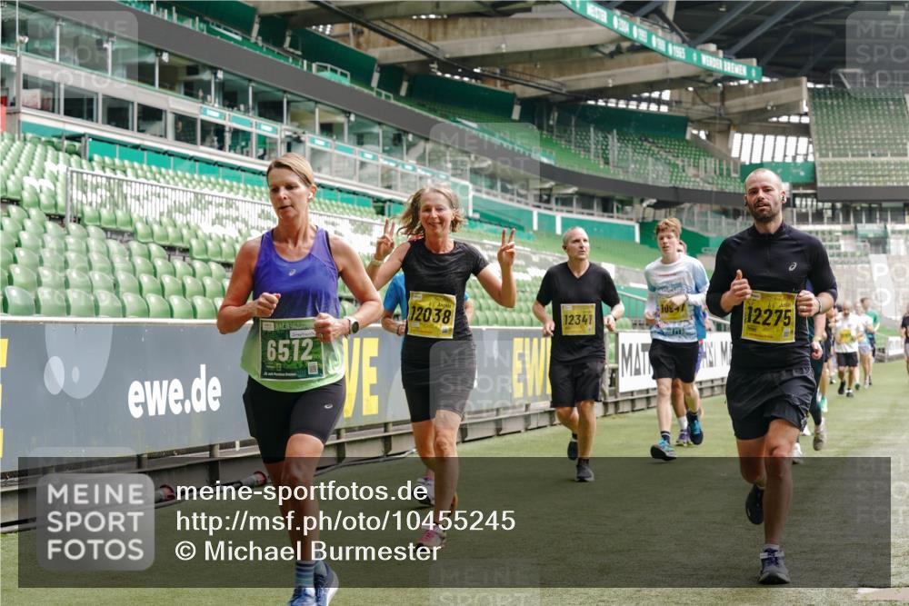 13.09.2026 - 21. swb-Marathon Bremen Michael Burmester http://msf.ph/oto/10455245 13.09.2026 10:32:44 Laufen im Stadion 10067, 10078, 10146, 10166, 10184, 10203, 10211, 10222, 10226, 10243, 10246, 10249, 10255, 10256, 10300, 10322, 10365, 10372, 10374, 10379, 10383, 10394, 10408, 10410, 10443, 10471, 10478, 10486, 10494, 10503, 10517, 10518, 10529, 10530, 10540, 10543, 10550, 10555, 10565, 10579, 10589, 10608, 10610, 10626, 10631, 10646, 10670, 10673, 10675, 10687, 10690, 10703, 10704, 10707, 10708, 10721, 10725, 10728, 10745, 10749, 10750, 10771, 10794 meine-sportfotos.de