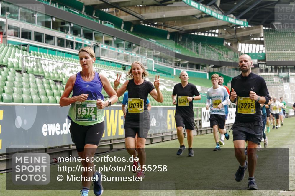 13.09.2026 - 21. swb-Marathon Bremen Michael Burmester http://msf.ph/oto/10455258 13.09.2026 10:32:44 Laufen im Stadion 10067, 10078, 10146, 10166, 10184, 10203, 10211, 10222, 10226, 10243, 10246, 10249, 10255, 10256, 10300, 10322, 10365, 10372, 10374, 10379, 10383, 10394, 10408, 10410, 10443, 10471, 10478, 10486, 10494, 10503, 10517, 10518, 10529, 10530, 10540, 10543, 10550, 10555, 10565, 10579, 10589, 10608, 10610, 10626, 10631, 10646, 10670, 10673, 10675, 10687, 10690, 10703, 10704, 10707, 10708, 10721, 10725, 10728, 10745, 10749, 10750, 10771, 10794 meine-sportfotos.de
