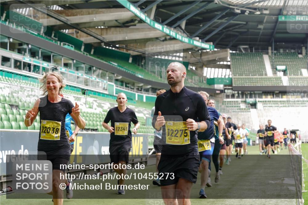 13.09.2026 - 21. swb-Marathon Bremen Michael Burmester http://msf.ph/oto/10455273 13.09.2026 10:32:44 Laufen im Stadion 10067, 10078, 10146, 10166, 10184, 10203, 10211, 10222, 10226, 10243, 10246, 10249, 10255, 10256, 10300, 10322, 10365, 10372, 10374, 10379, 10383, 10394, 10408, 10410, 10443, 10471, 10478, 10486, 10494, 10503, 10517, 10518, 10529, 10530, 10540, 10543, 10550, 10555, 10565, 10579, 10589, 10608, 10610, 10626, 10631, 10646, 10670, 10673, 10675, 10687, 10690, 10703, 10704, 10707, 10708, 10721, 10725, 10728, 10745, 10749, 10750, 10771, 10794 meine-sportfotos.de