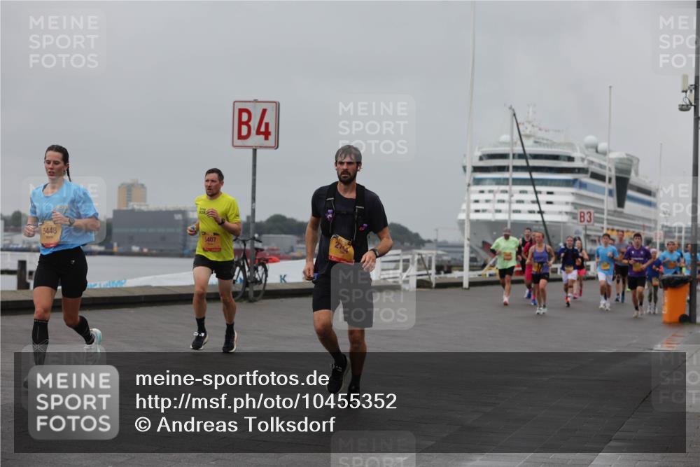 13.09.2026 - Kiel Lauf Andreas Tolksdorf http://msf.ph/oto/10455352 13.09.2026 11:55:39 Kiellinie 5448, 5407, 4, 017, 3 meine-sportfotos.de