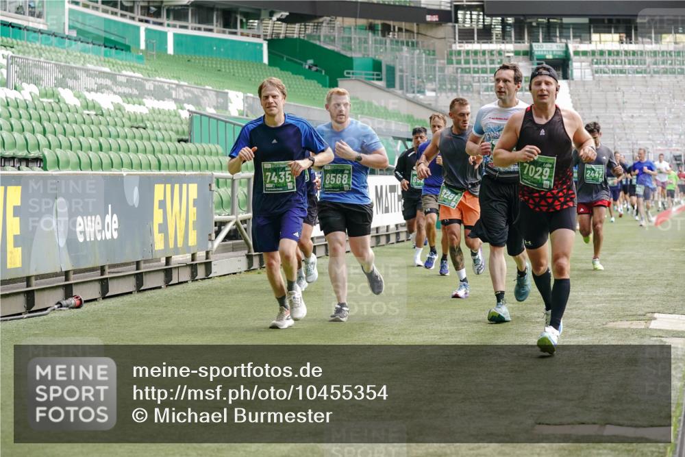13.09.2026 - 21. swb-Marathon Bremen Michael Burmester http://msf.ph/oto/10455354 13.09.2026 12:52:53 Laufen im Stadion 102, 107, 145, 235, 313, 376, 541, 560, 615, 616, 683, 696, 734, 740, 755, 792, 863, 982, 985, 987, 1033, 1043, 1056, 1162, 1207, 1232, 1252, 1297, 1433, 1445, 1492, 1528, 1542, 1646, 1664, 1704, 1707, 1814, 1955, 2007, 2008, 2043, 2203, 2280, 2350, 2362, 2401, 2422, 2447, 2454, 2480, 2498, 2759, 2767, 2820, 2847, 2858, 2997, 3085, 3149, 3236, 3336, 3362, 3448, 3566, 3830, 3899, 3988, 4165, 4283, 4429, 4475, 4571, 4573, 4605, 4895, 5079, 5152, 5168, 5379 meine-sportfotos.de