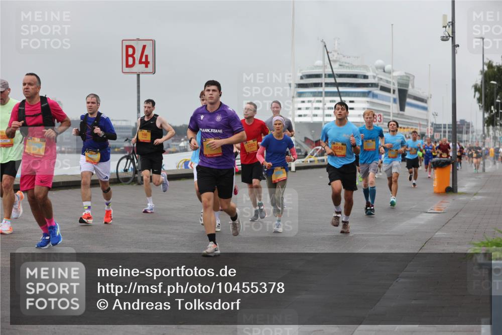 13.09.2026 - Kiel Lauf Andreas Tolksdorf http://msf.ph/oto/10455378 13.09.2026 11:55:48 Kiellinie 4, 268, 166, 5263, 8649, 83 meine-sportfotos.de