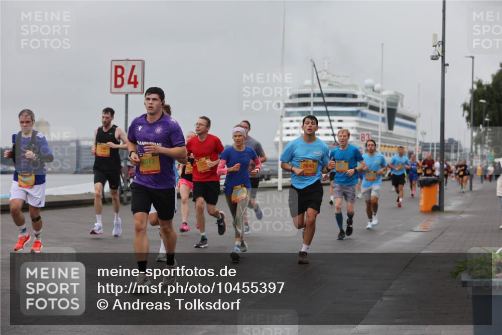 13.09.2026 - Kiel Lauf Andreas Tolksdorf http://msf.ph/oto/10455397 13.09.2026 11:55:48 Kiellinie 4, 1, 39, 8513, 526, 8649, 3 meine-sportfotos.de