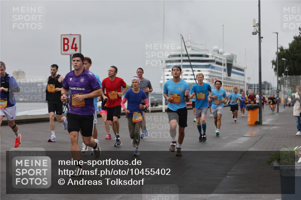 13.09.2026 - Kiel Lauf Andreas Tolksdorf http://msf.ph/oto/10455402 13.09.2026 11:55:48 Kiellinie 4, 166, 5263, 8649, 2 meine-sportfotos.de