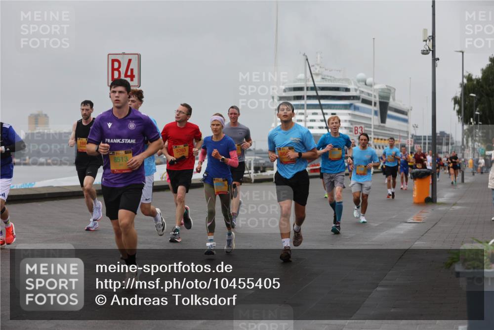 13.09.2026 - Kiel Lauf Andreas Tolksdorf http://msf.ph/oto/10455405 13.09.2026 11:55:49 Kiellinie 166, 4, 8513, 5263, 86, 3 meine-sportfotos.de
