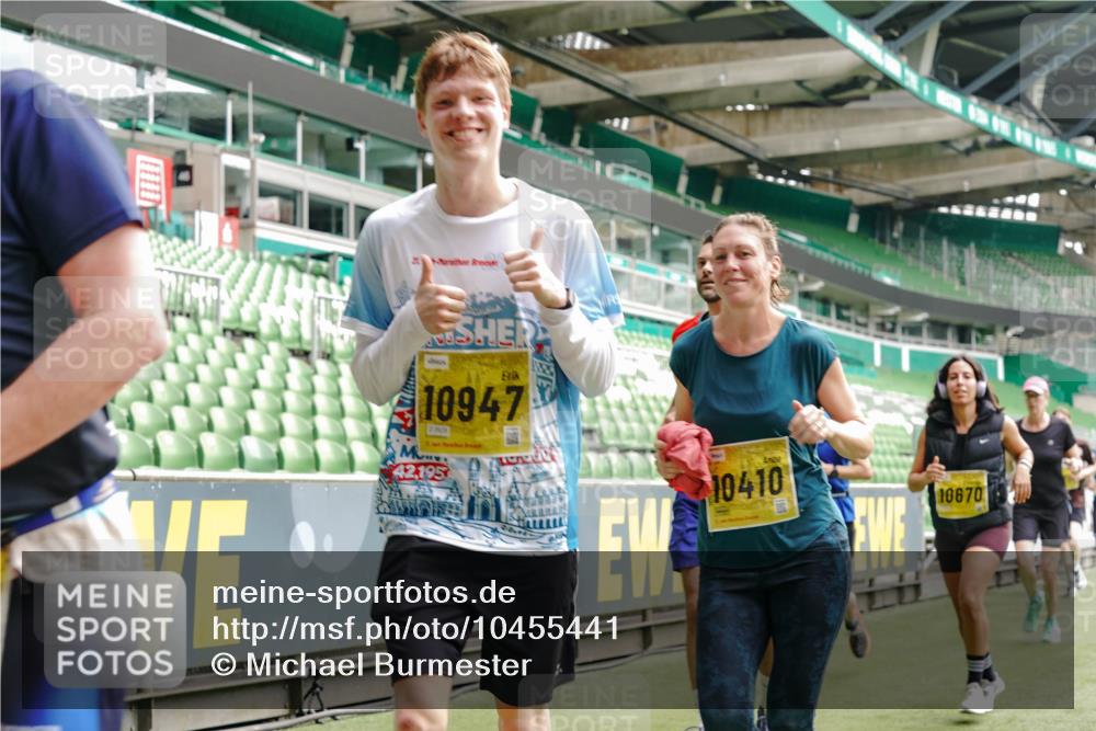 13.09.2026 - 21. swb-Marathon Bremen Michael Burmester http://msf.ph/oto/10455441 13.09.2026 10:32:47 Laufen im Stadion 10067, 10078, 10146, 10166, 10184, 10203, 10211, 10222, 10226, 10243, 10246, 10249, 10255, 10256, 10300, 10322, 10365, 10372, 10374, 10379, 10383, 10394, 10408, 10410, 10423, 10443, 10471, 10478, 10486, 10494, 10503, 10517, 10518, 10529, 10530, 10540, 10543, 10550, 10555, 10565, 10579, 10589, 10608, 10610, 10626, 10631, 10646, 10670, 10673, 10675, 10687, 10690, 10703, 10704, 10707, 10708, 10721, 10725, 10728, 10745, 10749, 10750, 10771, 10788, 10794, 10809 meine-sportfotos.de
