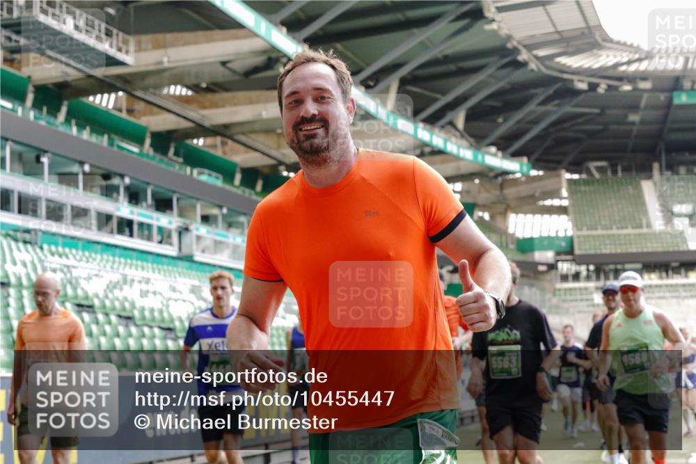 13.09.2026 - 21. swb-Marathon Bremen Michael Burmester http://msf.ph/oto/10455447 13.09.2026 13:10:58 Laufen im Stadion 164, 265, 373, 448, 581, 703, 869, 984, 1113, 1180, 1738, 1855, 1867, 1894, 1936, 1952, 1967, 2202, 2232, 2268, 2281, 2284, 2299, 2330, 2333, 2339, 2342, 2353, 2432, 2443, 2525, 2530, 2531, 2553, 2573, 2589, 2594, 2654, 2659, 2669, 2682, 2714, 2717, 2784, 2785, 2804, 2819, 2822, 2836, 2907, 2920, 2932, 2976, 3026, 3027, 3032, 3063, 3079, 3082, 3086, 3089, 3122, 3159, 3174, 3207, 3208, 3291, 3328, 3333, 3352, 3370, 3398, 3409, 3410, 3470, 3549, 3769, 551 meine-sportfotos.de