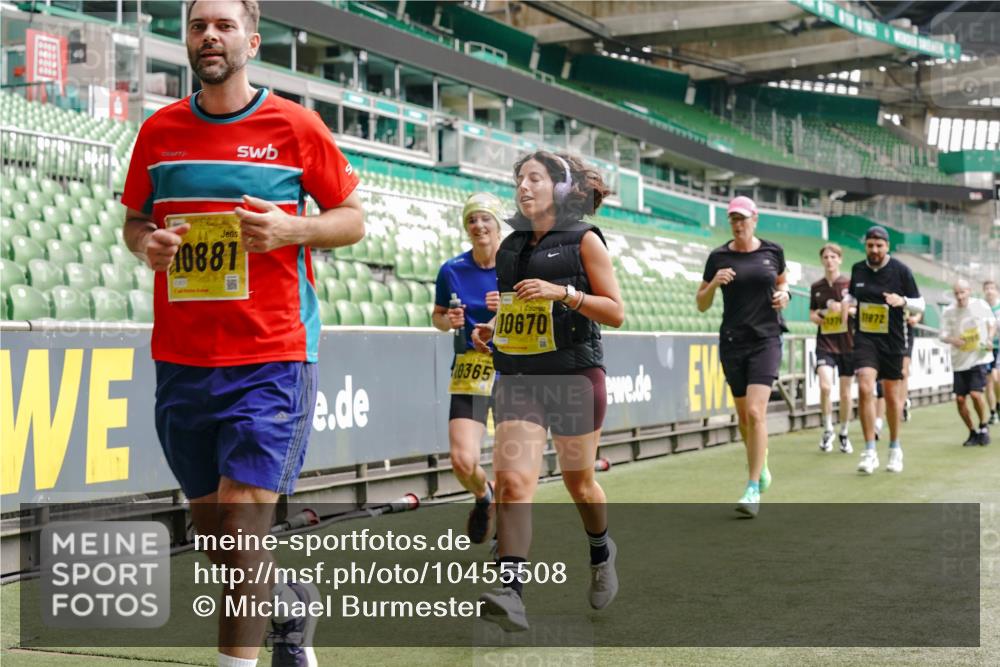 13.09.2026 - 21. swb-Marathon Bremen Michael Burmester http://msf.ph/oto/10455508 13.09.2026 10:32:48 Laufen im Stadion 10067, 10078, 10146, 10166, 10184, 10203, 10211, 10222, 10226, 10236, 10243, 10246, 10249, 10255, 10256, 10300, 10322, 10365, 10372, 10374, 10379, 10383, 10394, 10408, 10410, 10423, 10443, 10486, 10494, 10503, 10517, 10518, 10529, 10530, 10540, 10543, 10550, 10555, 10565, 10589, 10608, 10610, 10626, 10631, 10646, 10670, 10673, 10675, 10687, 10690, 10703, 10704, 10707, 10708, 10721, 10725, 10728, 10745, 10749, 10750, 10771, 10788, 10794, 10809 meine-sportfotos.de
