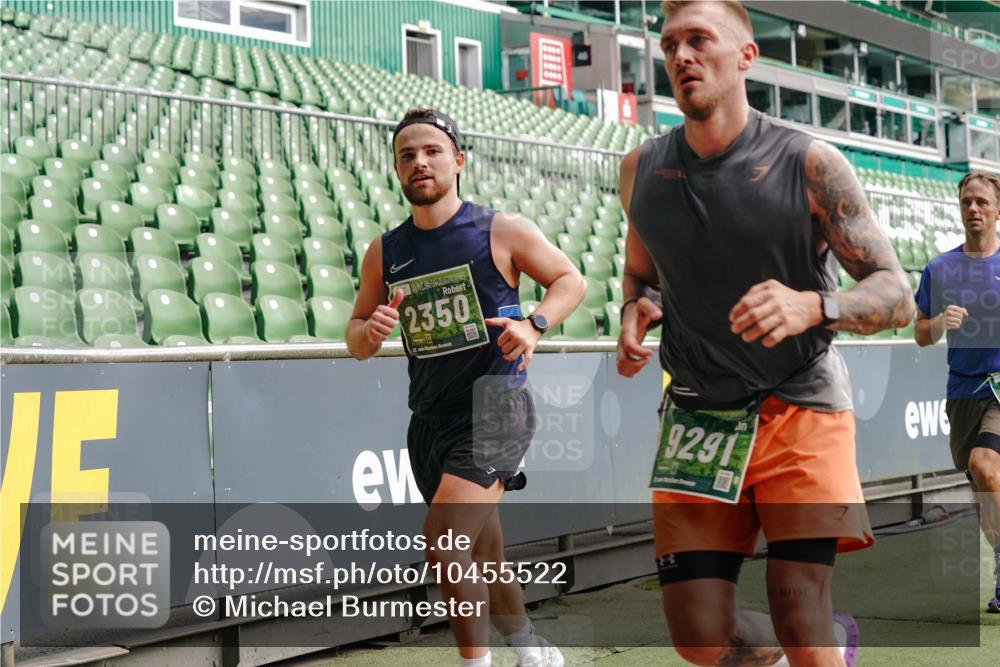 13.09.2026 - 21. swb-Marathon Bremen Michael Burmester http://msf.ph/oto/10455522 13.09.2026 12:52:58 Laufen im Stadion 102, 107, 145, 235, 313, 376, 541, 560, 615, 616, 683, 696, 734, 740, 755, 792, 863, 982, 985, 987, 1033, 1043, 1056, 1207, 1232, 1252, 1297, 1433, 1445, 1492, 1528, 1542, 1646, 1664, 1704, 1707, 1814, 1955, 2007, 2008, 2043, 2203, 2280, 2350, 2362, 2401, 2422, 2447, 2454, 2480, 2498, 2759, 2767, 2820, 2847, 2858, 2997, 3085, 3149, 3236, 3336, 3362, 3448, 3566, 3830, 3899, 3988, 4165, 4283, 4429, 4475, 4571, 4573, 4605, 5079, 5152, 5168, 5379 meine-sportfotos.de