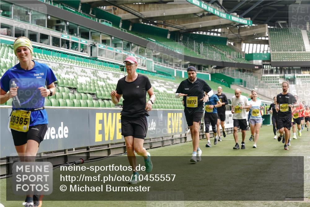 13.09.2026 - 21. swb-Marathon Bremen Michael Burmester http://msf.ph/oto/10455557 13.09.2026 10:32:50 Laufen im Stadion 10067, 10078, 10146, 10166, 10184, 10203, 10211, 10222, 10226, 10236, 10243, 10246, 10249, 10255, 10256, 10300, 10322, 10365, 10372, 10374, 10379, 10383, 10394, 10408, 10410, 10423, 10443, 10486, 10494, 10503, 10517, 10518, 10529, 10530, 10540, 10543, 10550, 10555, 10565, 10589, 10608, 10610, 10626, 10631, 10646, 10670, 10673, 10675, 10687, 10690, 10703, 10704, 10707, 10708, 10721, 10725, 10728, 10745, 10749, 10750, 10771, 10788, 10794, 10809 meine-sportfotos.de