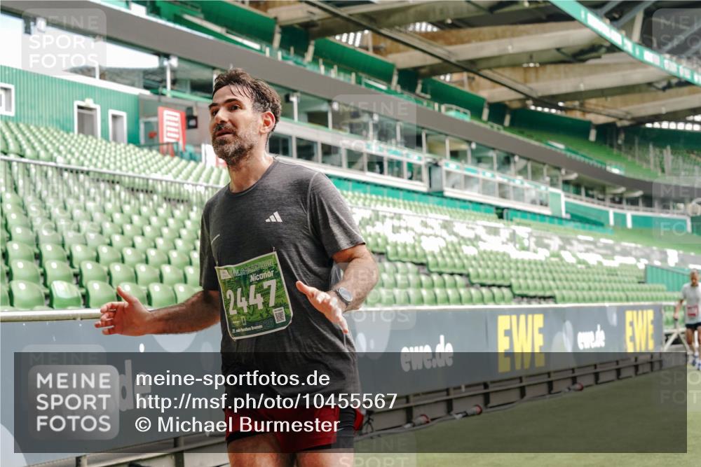 13.09.2026 - 21. swb-Marathon Bremen Michael Burmester http://msf.ph/oto/10455567 13.09.2026 12:53:00 Laufen im Stadion 102, 107, 145, 235, 313, 376, 541, 560, 615, 616, 675, 683, 696, 734, 740, 755, 792, 863, 982, 985, 987, 1033, 1043, 1056, 1207, 1232, 1252, 1297, 1433, 1445, 1492, 1528, 1542, 1646, 1664, 1704, 1707, 1814, 1955, 2007, 2008, 2043, 2203, 2280, 2350, 2362, 2401, 2422, 2447, 2454, 2480, 2498, 2767, 2820, 2847, 2858, 2997, 3085, 3149, 3236, 3336, 3362, 3448, 3566, 3830, 3899, 3988, 4165, 4283, 4429, 4475, 4573, 4605, 5079, 5152, 5168, 5379 meine-sportfotos.de