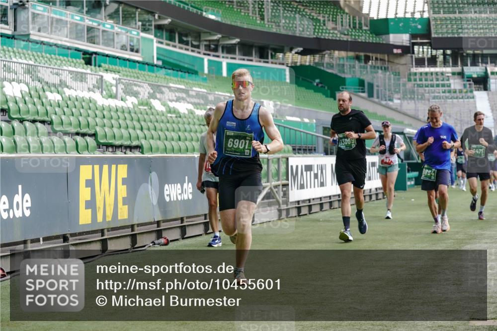 13.09.2026 - 21. swb-Marathon Bremen Michael Burmester http://msf.ph/oto/10455601 13.09.2026 12:53:03 Laufen im Stadion 102, 107, 145, 235, 313, 376, 541, 560, 615, 616, 675, 683, 696, 734, 740, 755, 792, 863, 982, 985, 987, 1033, 1043, 1056, 1207, 1232, 1252, 1297, 1433, 1445, 1492, 1528, 1542, 1646, 1664, 1704, 1707, 1814, 1955, 2007, 2008, 2043, 2055, 2203, 2280, 2350, 2362, 2401, 2422, 2454, 2480, 2498, 2767, 2820, 2847, 2858, 2997, 3085, 3149, 3236, 3336, 3362, 3448, 3566, 3830, 3899, 3988, 4165, 4283, 4429, 4475, 4573, 4605, 5152, 5379 meine-sportfotos.de