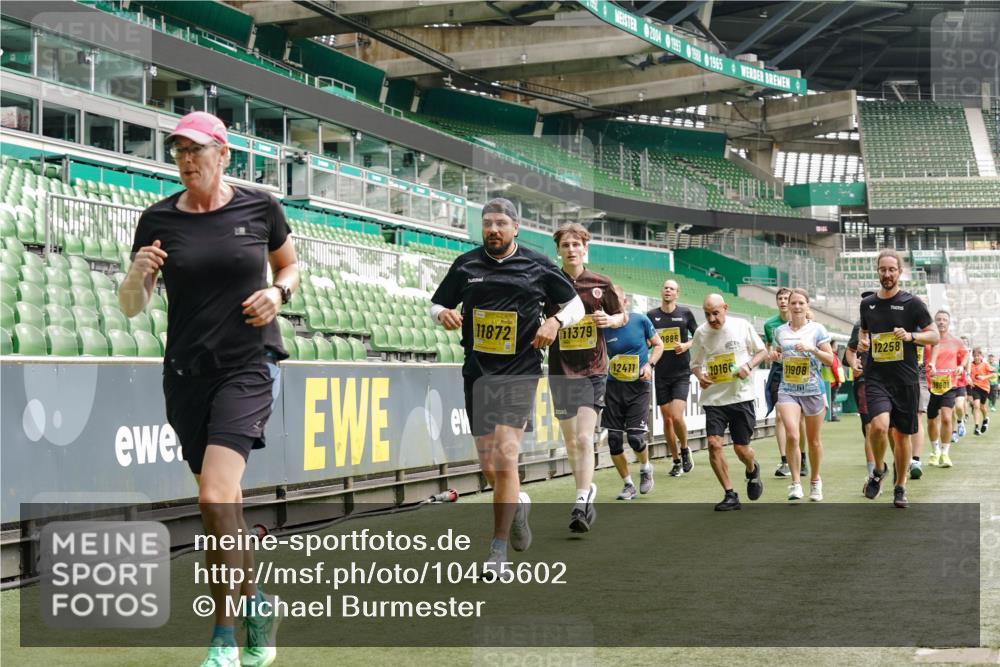 13.09.2026 - 21. swb-Marathon Bremen Michael Burmester http://msf.ph/oto/10455602 13.09.2026 10:32:51 Laufen im Stadion 10067, 10078, 10146, 10166, 10184, 10203, 10211, 10222, 10226, 10236, 10243, 10246, 10249, 10255, 10256, 10300, 10322, 10365, 10372, 10374, 10379, 10383, 10394, 10408, 10410, 10423, 10443, 10486, 10494, 10503, 10517, 10518, 10529, 10530, 10540, 10543, 10550, 10555, 10565, 10578, 10589, 10608, 10610, 10626, 10631, 10646, 10670, 10673, 10675, 10687, 10690, 10703, 10704, 10707, 10708, 10721, 10725, 10728, 10745, 10749, 10750, 10771, 10788, 10794, 10809 meine-sportfotos.de