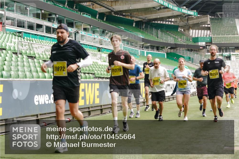 13.09.2026 - 21. swb-Marathon Bremen Michael Burmester http://msf.ph/oto/10455664 13.09.2026 10:32:52 Laufen im Stadion 10067, 10078, 10146, 10166, 10184, 10203, 10211, 10226, 10236, 10243, 10246, 10249, 10255, 10256, 10300, 10322, 10365, 10372, 10374, 10379, 10383, 10394, 10408, 10410, 10423, 10443, 10486, 10494, 10503, 10517, 10518, 10529, 10530, 10540, 10543, 10550, 10555, 10565, 10578, 10589, 10608, 10610, 10626, 10631, 10646, 10670, 10673, 10675, 10687, 10690, 10703, 10704, 10707, 10721, 10725, 10728, 10745, 10749, 10750, 10771, 10788, 10794, 10809 meine-sportfotos.de