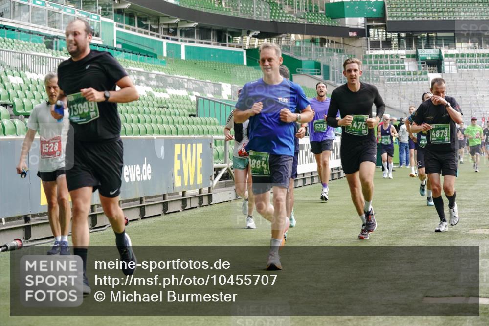 13.09.2026 - 21. swb-Marathon Bremen Michael Burmester http://msf.ph/oto/10455707 13.09.2026 12:53:06 Laufen im Stadion 102, 107, 145, 235, 313, 376, 472, 541, 560, 615, 616, 675, 683, 696, 734, 740, 755, 792, 863, 982, 985, 987, 1033, 1043, 1056, 1207, 1232, 1252, 1297, 1433, 1445, 1492, 1528, 1542, 1646, 1664, 1704, 1707, 1814, 1955, 2007, 2008, 2043, 2055, 2203, 2280, 2350, 2362, 2401, 2422, 2454, 2480, 2498, 2623, 2767, 2820, 2847, 2858, 2997, 3085, 3149, 3236, 3336, 3362, 3413, 3448, 3566, 3830, 3899, 3988, 4283, 4429, 4475, 4573, 4605, 5152, 5379 meine-sportfotos.de