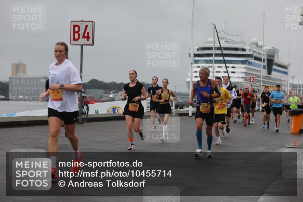 13.09.2026 - Kiel Lauf Andreas Tolksdorf http://msf.ph/oto/10455714 13.09.2026 11:56:09 Kiellinie 6199, 4, 1596, 1960, 5164, 3 meine-sportfotos.de