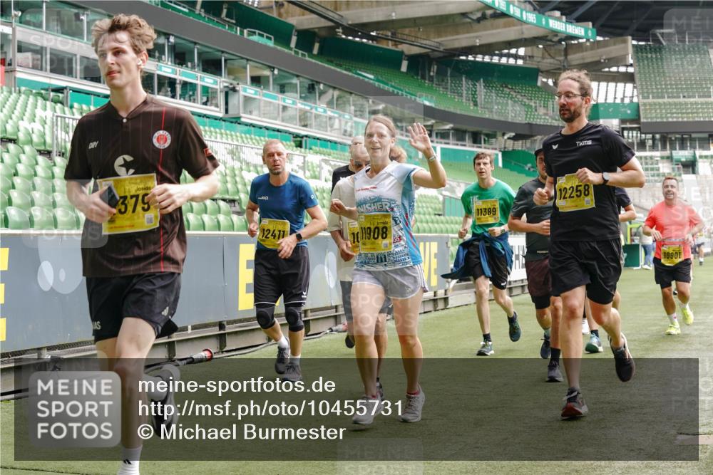 13.09.2026 - 21. swb-Marathon Bremen Michael Burmester http://msf.ph/oto/10455731 13.09.2026 10:32:53 Laufen im Stadion 10067, 10078, 10166, 10184, 10203, 10211, 10226, 10236, 10243, 10246, 10249, 10255, 10256, 10300, 10322, 10365, 10372, 10374, 10379, 10383, 10394, 10408, 10410, 10423, 10443, 10486, 10494, 10503, 10517, 10518, 10529, 10530, 10540, 10543, 10550, 10555, 10565, 10578, 10589, 10608, 10610, 10631, 10646, 10670, 10673, 10675, 10687, 10690, 10703, 10704, 10707, 10721, 10725, 10728, 10745, 10749, 10750, 10771, 10788, 10794, 10809 meine-sportfotos.de