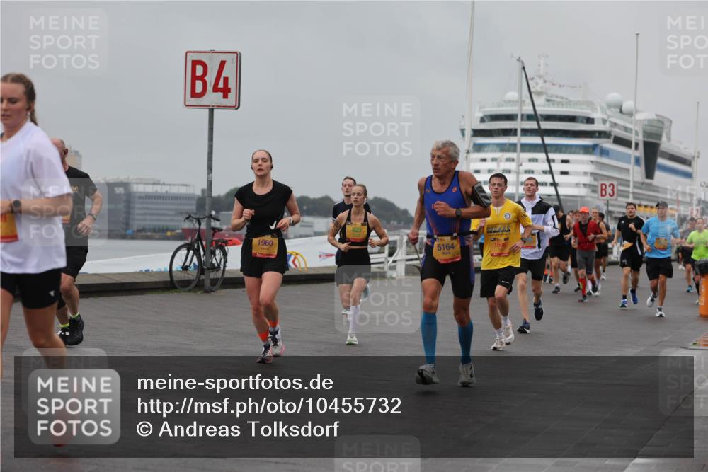 13.09.2026 - Kiel Lauf Andreas Tolksdorf http://msf.ph/oto/10455732 13.09.2026 11:56:09 Kiellinie 4, 1960, 423, 5164, 1596, 3 meine-sportfotos.de