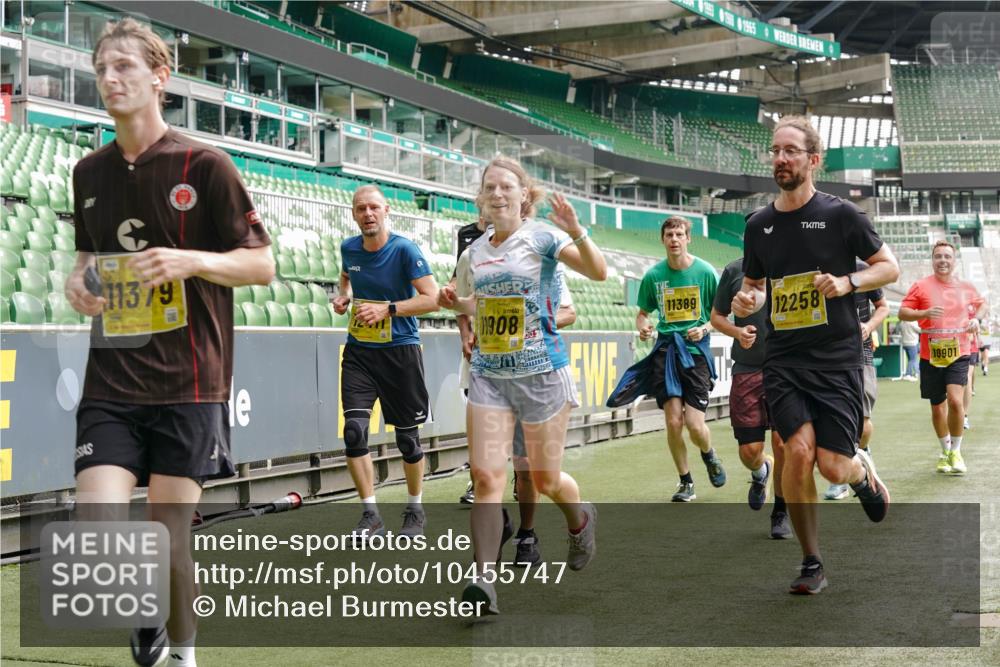 13.09.2026 - 21. swb-Marathon Bremen Michael Burmester http://msf.ph/oto/10455747 13.09.2026 10:32:53 Laufen im Stadion 10067, 10078, 10166, 10184, 10203, 10211, 10226, 10236, 10243, 10246, 10249, 10255, 10256, 10300, 10322, 10365, 10372, 10374, 10379, 10383, 10394, 10408, 10410, 10423, 10443, 10486, 10494, 10503, 10517, 10518, 10529, 10530, 10540, 10543, 10550, 10555, 10565, 10578, 10589, 10608, 10610, 10631, 10646, 10670, 10673, 10675, 10687, 10690, 10703, 10704, 10707, 10721, 10725, 10728, 10745, 10749, 10750, 10771, 10788, 10794, 10809 meine-sportfotos.de