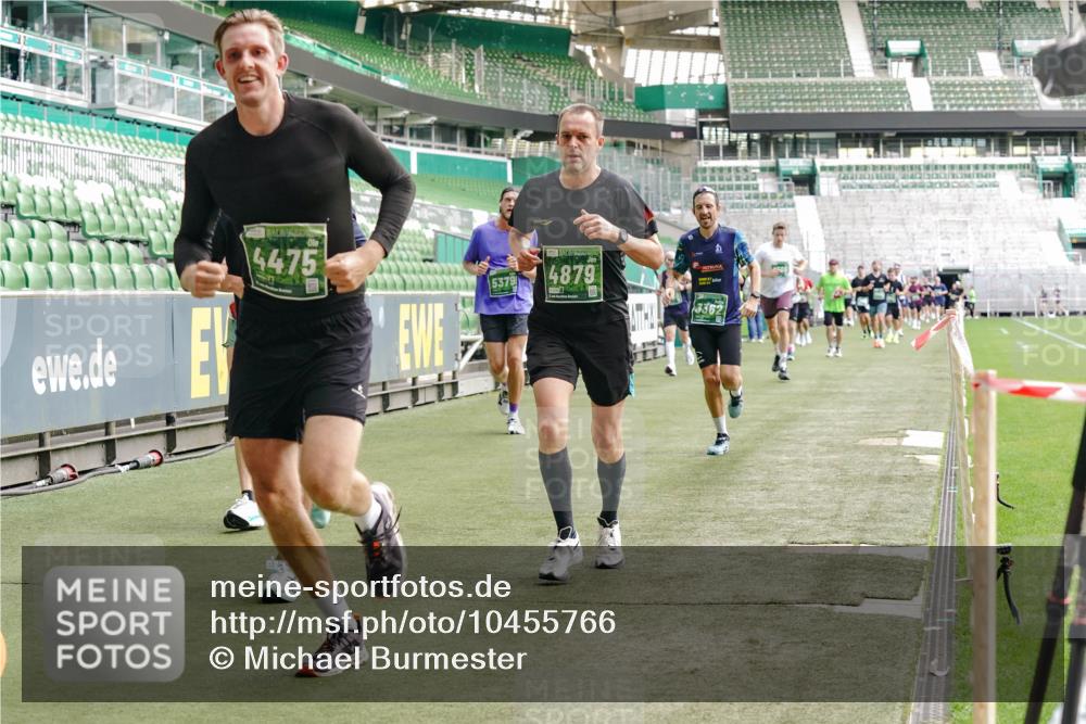 13.09.2026 - 21. swb-Marathon Bremen Michael Burmester http://msf.ph/oto/10455766 13.09.2026 12:53:08 Laufen im Stadion 102, 107, 145, 235, 313, 376, 472, 541, 560, 615, 616, 675, 683, 696, 734, 740, 755, 792, 863, 982, 985, 987, 1033, 1043, 1056, 1207, 1232, 1252, 1297, 1433, 1445, 1468, 1492, 1528, 1542, 1646, 1664, 1704, 1707, 1814, 1955, 2007, 2008, 2043, 2055, 2203, 2280, 2350, 2362, 2401, 2422, 2454, 2480, 2498, 2623, 2767, 2820, 2847, 2858, 2997, 3085, 3149, 3236, 3336, 3362, 3413, 3448, 3566, 3830, 3899, 3988, 4283, 4475, 4573, 4605, 5152, 5379 meine-sportfotos.de