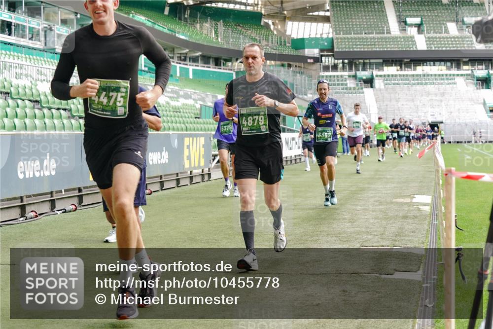 13.09.2026 - 21. swb-Marathon Bremen Michael Burmester http://msf.ph/oto/10455778 13.09.2026 12:53:08 Laufen im Stadion 102, 107, 145, 235, 313, 376, 472, 541, 560, 615, 616, 675, 683, 696, 734, 740, 755, 792, 863, 982, 985, 987, 1033, 1043, 1056, 1207, 1232, 1252, 1297, 1433, 1445, 1468, 1492, 1528, 1542, 1646, 1664, 1704, 1707, 1814, 1955, 2007, 2008, 2043, 2055, 2203, 2280, 2350, 2362, 2401, 2422, 2454, 2480, 2498, 2623, 2767, 2820, 2847, 2858, 2997, 3085, 3149, 3236, 3336, 3362, 3413, 3448, 3566, 3830, 3899, 3988, 4283, 4475, 4573, 4605, 5152, 5379 meine-sportfotos.de