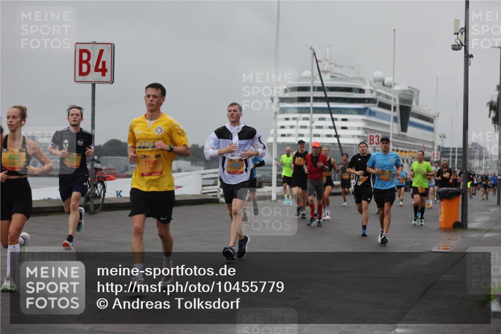 13.09.2026 - Kiel Lauf Andreas Tolksdorf http://msf.ph/oto/10455779 13.09.2026 11:56:12 Kiellinie 423, 4727, 4, 1596, 3 meine-sportfotos.de