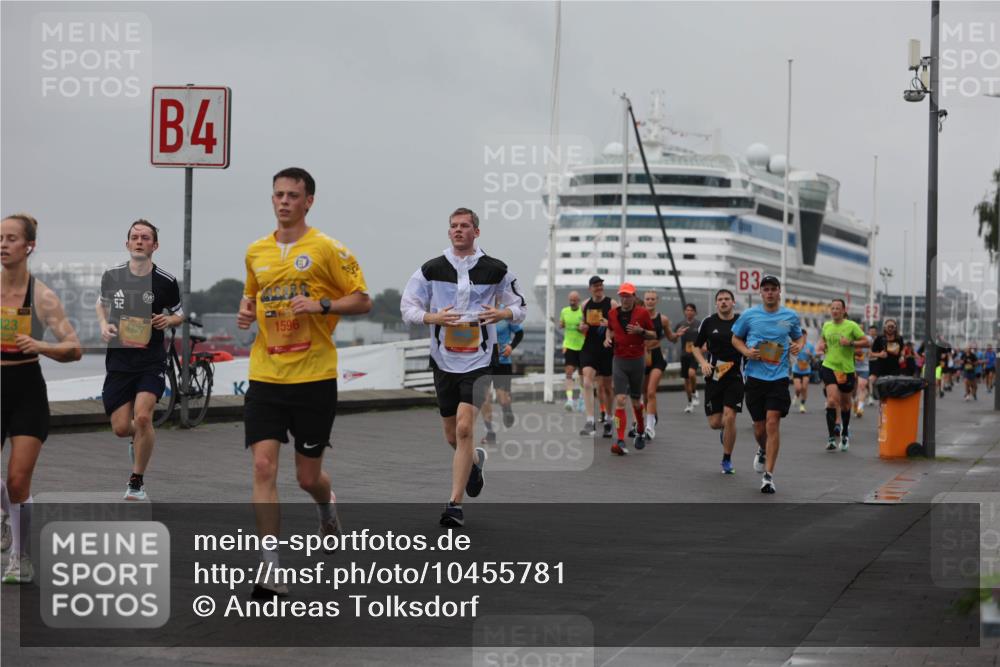 13.09.2026 - Kiel Lauf Andreas Tolksdorf http://msf.ph/oto/10455781 13.09.2026 11:56:12 Kiellinie 4, 23, 52, 4727, 1596, 3 meine-sportfotos.de