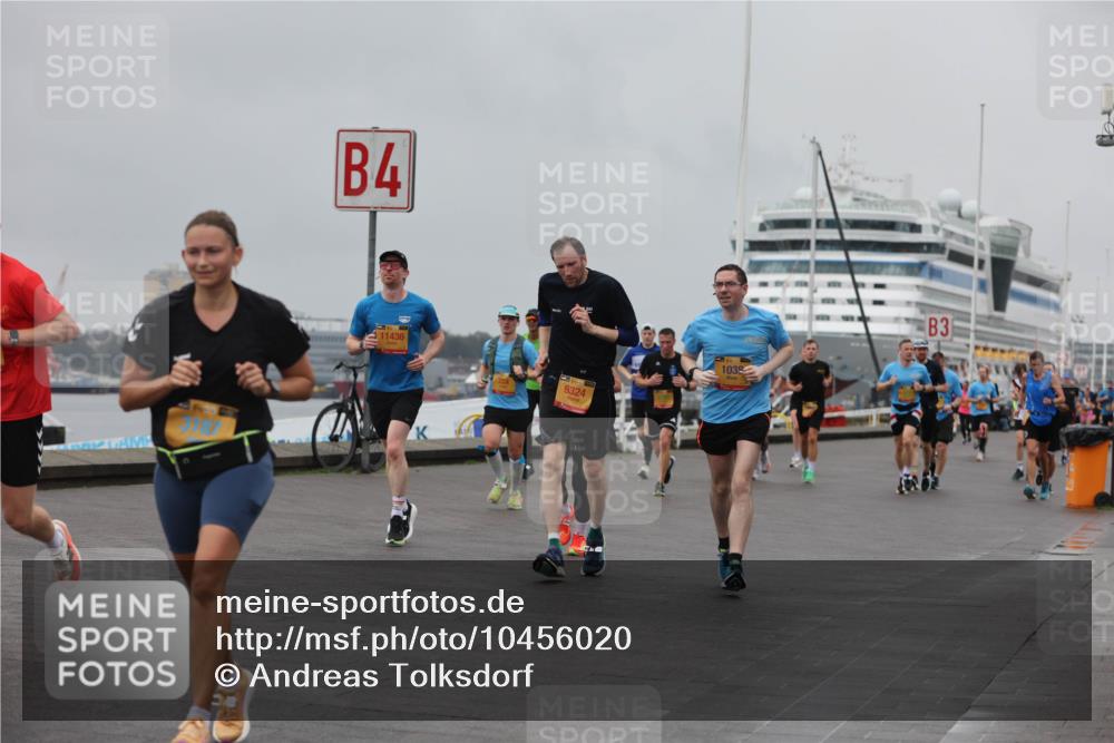 13.09.2026 - Kiel Lauf Andreas Tolksdorf http://msf.ph/oto/10456020 13.09.2026 11:56:38 Kiellinie 4, 11436, 6324, 1038, 3 meine-sportfotos.de