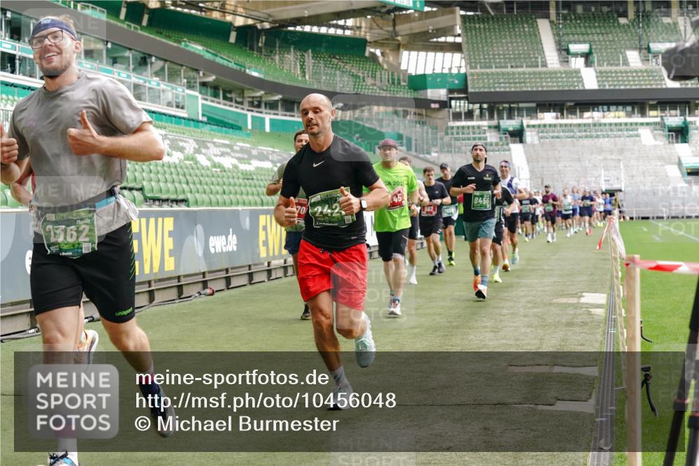 13.09.2026 - 21. swb-Marathon Bremen Michael Burmester http://msf.ph/oto/10456048 13.09.2026 12:53:18 Laufen im Stadion 102, 107, 145, 235, 313, 376, 472, 541, 560, 615, 616, 675, 683, 696, 740, 755, 792, 816, 827, 863, 982, 985, 987, 1033, 1056, 1076, 1207, 1232, 1252, 1297, 1419, 1433, 1445, 1468, 1492, 1528, 1542, 1551, 1646, 1664, 1704, 1707, 1814, 1955, 2007, 2008, 2043, 2055, 2203, 2280, 2350, 2362, 2401, 2422, 2454, 2480, 2498, 2499, 2623, 2701, 2767, 2820, 2847, 2858, 2882, 2913, 2971, 2997, 3085, 3149, 3236, 3336, 3362, 3413, 3448, 3566, 3830, 3899, 3988, 4283, 4475, 4573, 4605, 5152 meine-sportfotos.de