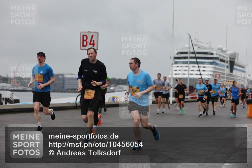 13.09.2026 - Kiel Lauf Andreas Tolksdorf http://msf.ph/oto/10456054 13.09.2026 11:56:40 Kiellinie 11436, 4, 6324, 1, 38, 1038, 3 meine-sportfotos.de