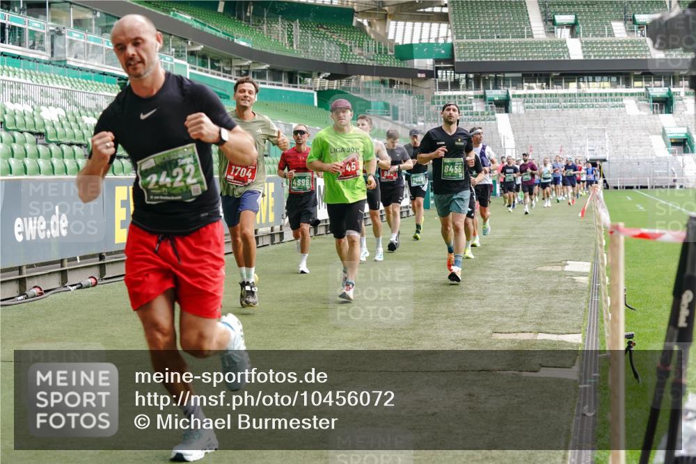 13.09.2026 - 21. swb-Marathon Bremen Michael Burmester http://msf.ph/oto/10456072 13.09.2026 12:53:19 Laufen im Stadion 102, 107, 145, 235, 313, 376, 472, 541, 560, 615, 616, 675, 683, 696, 740, 755, 792, 816, 827, 863, 982, 985, 987, 1033, 1056, 1076, 1207, 1232, 1252, 1297, 1419, 1433, 1445, 1468, 1492, 1528, 1542, 1551, 1646, 1664, 1704, 1707, 1814, 1955, 2007, 2008, 2043, 2055, 2203, 2280, 2350, 2362, 2401, 2422, 2454, 2480, 2498, 2499, 2623, 2701, 2767, 2820, 2847, 2858, 2882, 2913, 2971, 2997, 3085, 3149, 3236, 3336, 3362, 3413, 3448, 3566, 3830, 3899, 3988, 4283, 4475, 4573, 4605, 5152 meine-sportfotos.de