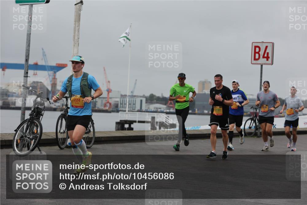 13.09.2026 - Kiel Lauf Andreas Tolksdorf http://msf.ph/oto/10456086 13.09.2026 11:56:43 Kiellinie 224, 116, 10412, 3193, 4, 7878, 1315 meine-sportfotos.de