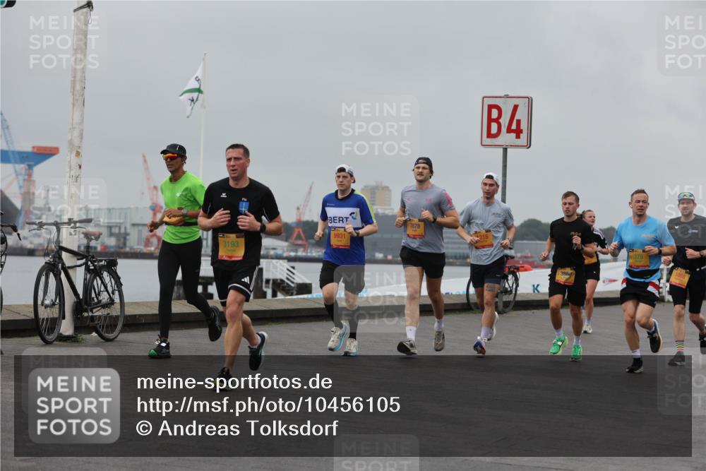 13.09.2026 - Kiel Lauf Andreas Tolksdorf http://msf.ph/oto/10456105 13.09.2026 11:56:44 Kiellinie 3193, 9931, 7878, 4, 315, 3880, 375 meine-sportfotos.de