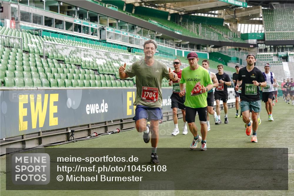 13.09.2026 - 21. swb-Marathon Bremen Michael Burmester http://msf.ph/oto/10456108 13.09.2026 12:53:19 Laufen im Stadion 102, 107, 145, 235, 313, 376, 472, 541, 560, 615, 616, 675, 683, 696, 740, 755, 792, 816, 827, 863, 982, 985, 987, 1033, 1056, 1076, 1207, 1232, 1252, 1297, 1419, 1433, 1445, 1468, 1492, 1528, 1542, 1551, 1646, 1664, 1704, 1707, 1814, 1955, 2007, 2008, 2043, 2055, 2203, 2280, 2350, 2362, 2401, 2422, 2454, 2480, 2498, 2499, 2623, 2701, 2767, 2820, 2847, 2858, 2882, 2913, 2971, 2997, 3085, 3149, 3236, 3336, 3362, 3413, 3448, 3566, 3830, 3899, 3988, 4283, 4475, 4573, 4605, 5152 meine-sportfotos.de