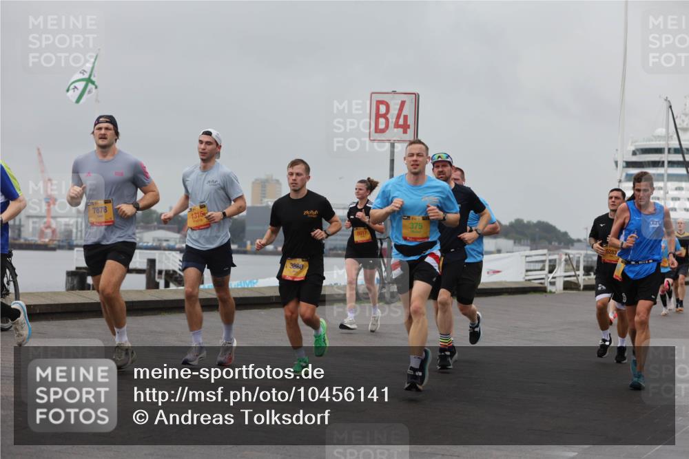 13.09.2026 - Kiel Lauf Andreas Tolksdorf http://msf.ph/oto/10456141 13.09.2026 11:56:46 Kiellinie 7878, 1315, 3880, 4, 8017, 375, 5283 meine-sportfotos.de
