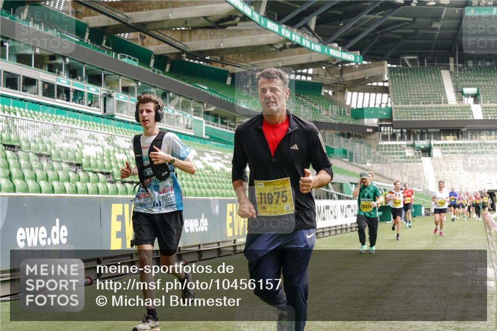 13.09.2026 - 21. swb-Marathon Bremen Michael Burmester http://msf.ph/oto/10456157 13.09.2026 10:33:03 Laufen im Stadion 10018, 10067, 10078, 10166, 10184, 10203, 10211, 10226, 10236, 10243, 10246, 10249, 10255, 10256, 10297, 10300, 10322, 10365, 10372, 10374, 10379, 10383, 10394, 10408, 10410, 10423, 10428, 10443, 10486, 10494, 10503, 10517, 10518, 10530, 10540, 10543, 10550, 10565, 10578, 10608, 10631, 10646, 10670, 10673, 10675, 10687, 10690, 10691, 10703, 10704, 10707, 10721, 10725, 10728, 10745, 10749, 10750, 10771, 10772, 10787, 10788, 10794, 10809 meine-sportfotos.de