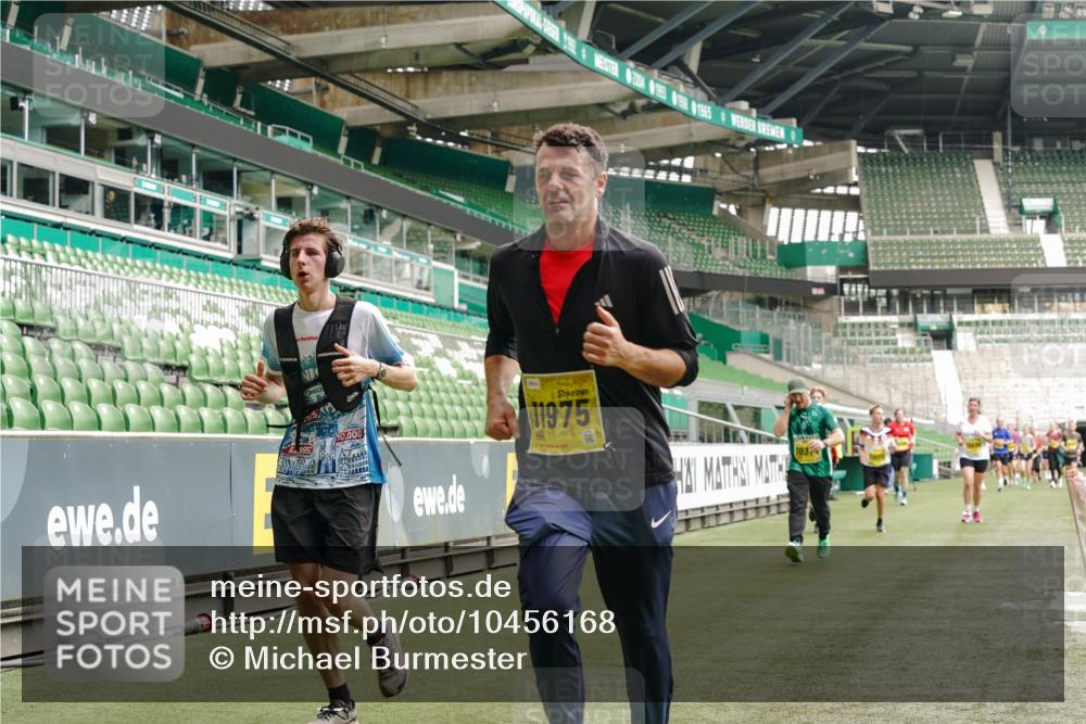 13.09.2026 - 21. swb-Marathon Bremen Michael Burmester http://msf.ph/oto/10456168 13.09.2026 10:33:03 Laufen im Stadion 10018, 10067, 10078, 10166, 10184, 10203, 10211, 10226, 10236, 10243, 10246, 10249, 10255, 10256, 10297, 10300, 10322, 10365, 10372, 10374, 10379, 10383, 10394, 10408, 10410, 10423, 10428, 10443, 10486, 10494, 10503, 10517, 10518, 10530, 10540, 10543, 10550, 10565, 10578, 10608, 10631, 10646, 10670, 10673, 10675, 10687, 10690, 10691, 10703, 10704, 10707, 10721, 10725, 10728, 10745, 10749, 10750, 10771, 10772, 10787, 10788, 10794, 10809 meine-sportfotos.de