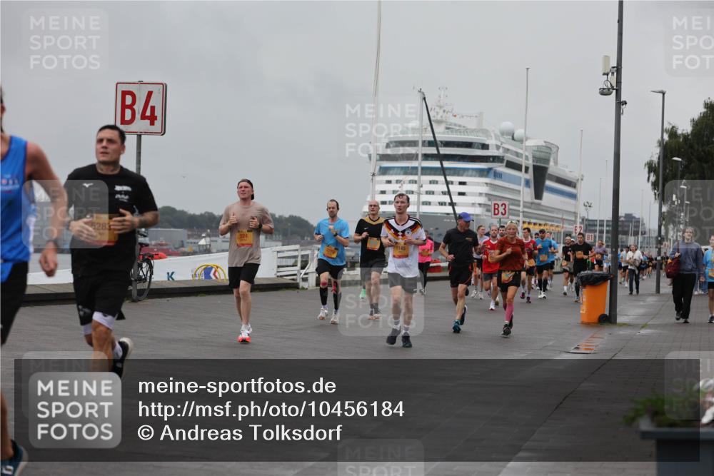 13.09.2026 - Kiel Lauf Andreas Tolksdorf http://msf.ph/oto/10456184 13.09.2026 11:56:49 Kiellinie 5283, 4, 324, 1145, 3 meine-sportfotos.de