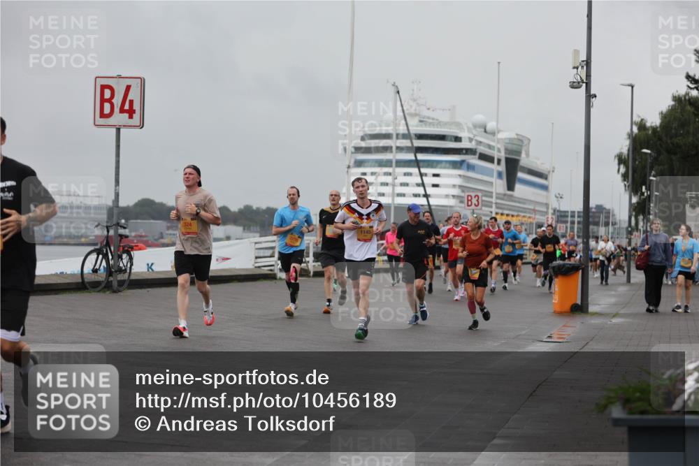 13.09.2026 - Kiel Lauf Andreas Tolksdorf http://msf.ph/oto/10456189 13.09.2026 11:56:49 Kiellinie 4, 324, 3 meine-sportfotos.de