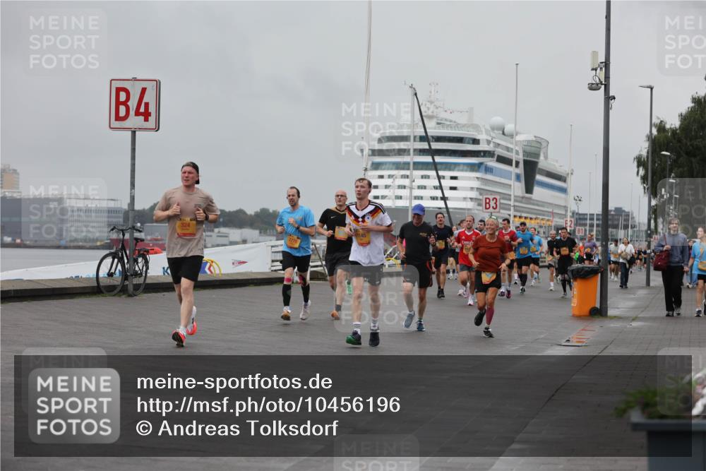 13.09.2026 - Kiel Lauf Andreas Tolksdorf http://msf.ph/oto/10456196 13.09.2026 11:56:50 Kiellinie 4, 324, 1145, 3 meine-sportfotos.de