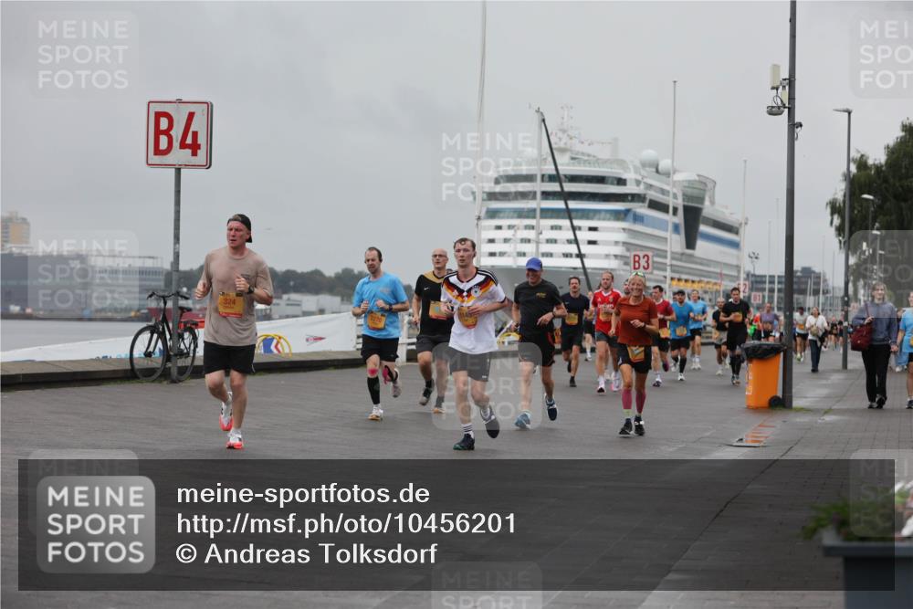 13.09.2026 - Kiel Lauf Andreas Tolksdorf http://msf.ph/oto/10456201 13.09.2026 11:56:50 Kiellinie 4, 324, 3 meine-sportfotos.de