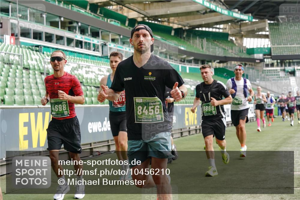 13.09.2026 - 21. swb-Marathon Bremen Michael Burmester http://msf.ph/oto/10456210 13.09.2026 12:53:22 Laufen im Stadion 102, 107, 145, 235, 313, 376, 472, 541, 560, 615, 616, 675, 683, 696, 740, 755, 792, 816, 827, 863, 982, 985, 987, 1033, 1056, 1076, 1207, 1232, 1252, 1297, 1419, 1433, 1445, 1468, 1492, 1528, 1542, 1551, 1646, 1664, 1704, 1707, 1814, 1955, 2007, 2008, 2043, 2055, 2203, 2280, 2350, 2362, 2401, 2422, 2454, 2480, 2498, 2499, 2623, 2701, 2767, 2820, 2858, 2882, 2913, 2971, 2997, 3085, 3149, 3236, 3336, 3362, 3413, 3448, 3566, 3830, 3899, 3988, 4283, 4475, 4605 meine-sportfotos.de