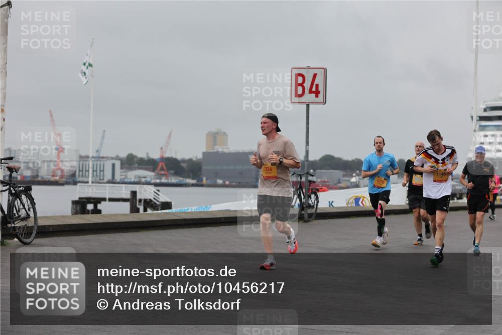 13.09.2026 - Kiel Lauf Andreas Tolksdorf http://msf.ph/oto/10456217 13.09.2026 11:56:51 Kiellinie 4, 324, 2270, 1145 meine-sportfotos.de