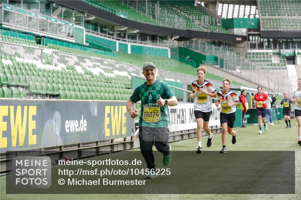 13.09.2026 - 21. swb-Marathon Bremen Michael Burmester http://msf.ph/oto/10456225 13.09.2026 10:33:05 Laufen im Stadion 10018, 10067, 10078, 10166, 10184, 10203, 10211, 10226, 10236, 10243, 10246, 10249, 10255, 10256, 10297, 10300, 10322, 10365, 10372, 10374, 10379, 10383, 10394, 10408, 10410, 10423, 10428, 10443, 10486, 10494, 10503, 10517, 10518, 10530, 10540, 10543, 10550, 10565, 10578, 10608, 10631, 10646, 10670, 10673, 10675, 10687, 10690, 10691, 10703, 10704, 10707, 10721, 10725, 10728, 10745, 10749, 10750, 10771, 10772, 10787, 10788, 10794, 10809 meine-sportfotos.de