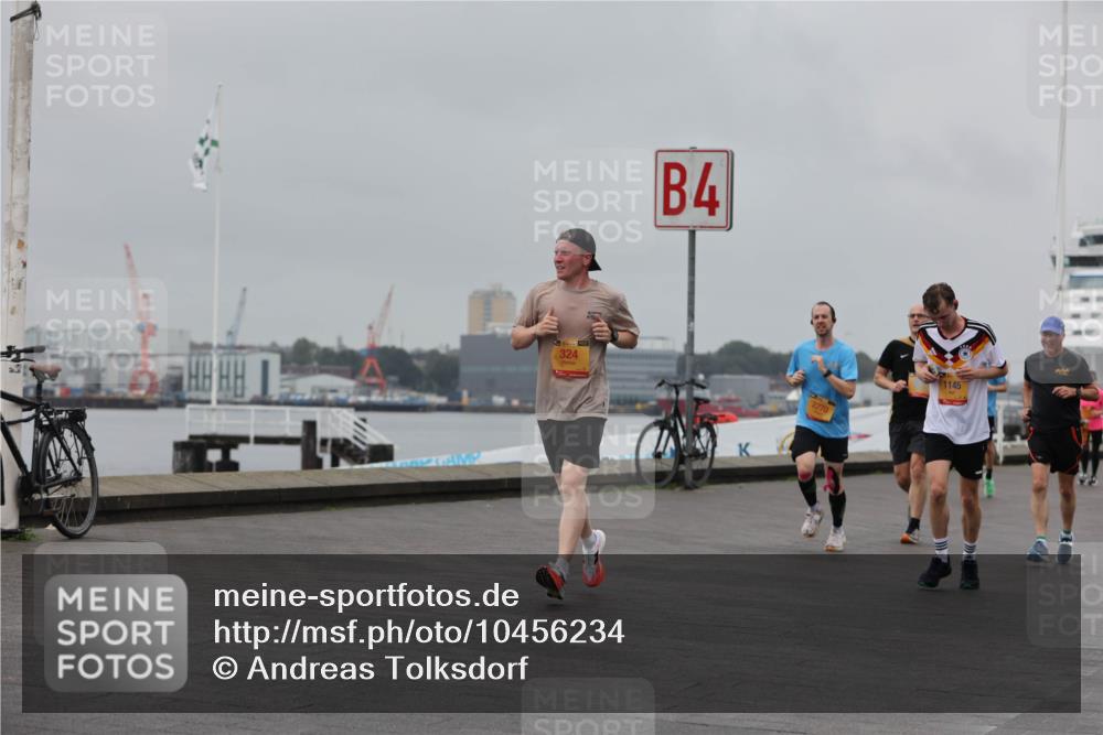 13.09.2026 - Kiel Lauf Andreas Tolksdorf http://msf.ph/oto/10456234 13.09.2026 11:56:51 Kiellinie 324, 4, 2270, 1145 meine-sportfotos.de