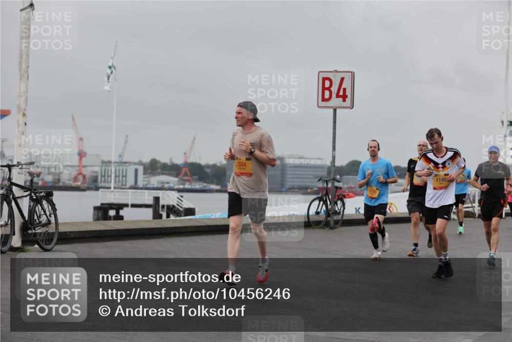 13.09.2026 - Kiel Lauf Andreas Tolksdorf http://msf.ph/oto/10456246 13.09.2026 11:56:51 Kiellinie 4, 324, 2270, 1145 meine-sportfotos.de