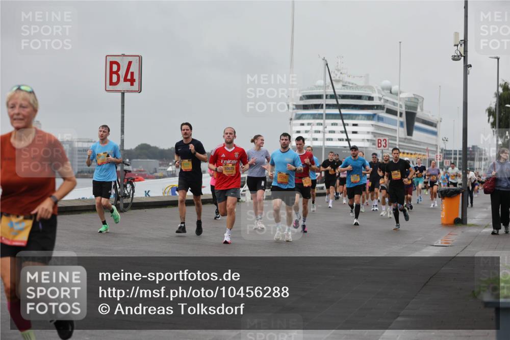 13.09.2026 - Kiel Lauf Andreas Tolksdorf http://msf.ph/oto/10456288 13.09.2026 11:56:56 Kiellinie 4, 10675, 2258, 3 meine-sportfotos.de