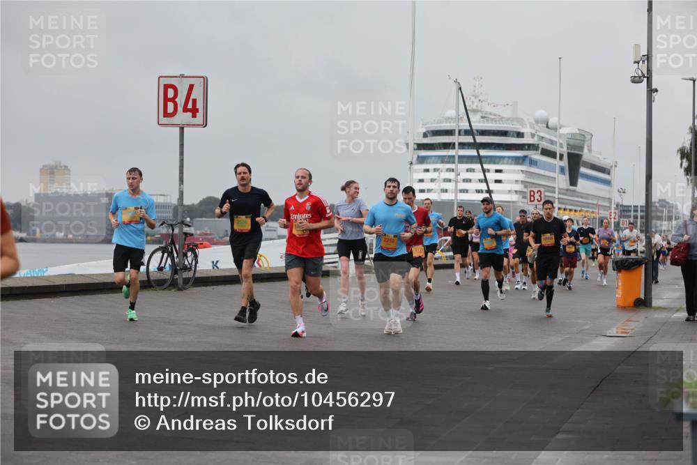 13.09.2026 - Kiel Lauf Andreas Tolksdorf http://msf.ph/oto/10456297 13.09.2026 11:56:56 Kiellinie 4, 3, 2258, 10985 meine-sportfotos.de