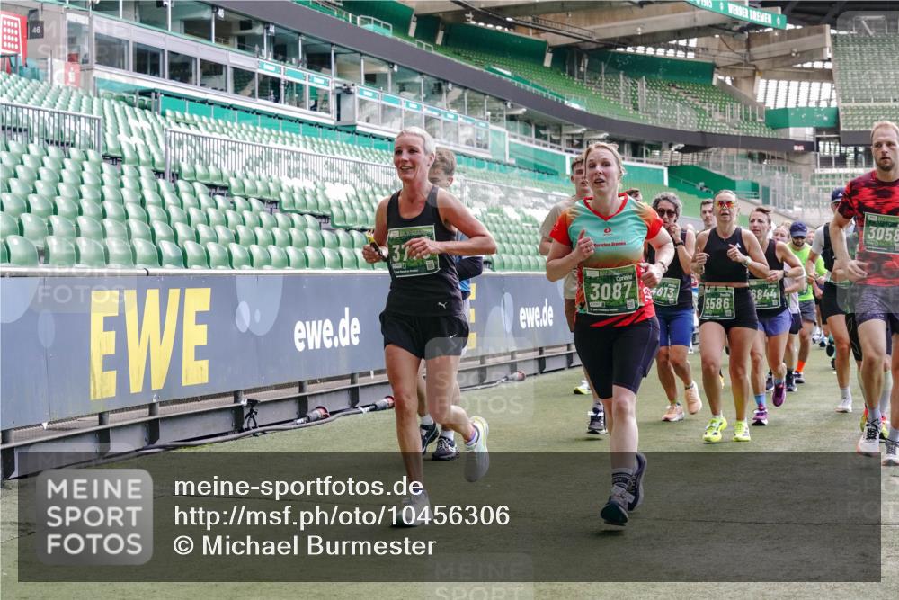 13.09.2026 - 21. swb-Marathon Bremen Michael Burmester http://msf.ph/oto/10456306 13.09.2026 13:11:15 Laufen im Stadion 265, 373, 581, 703, 843, 869, 984, 1113, 1180, 1435, 1738, 1849, 1851, 1855, 1867, 1894, 1936, 1952, 1967, 2202, 2248, 2268, 2281, 2284, 2299, 2330, 2333, 2339, 2342, 2353, 2375, 2426, 2432, 2443, 2530, 2531, 2553, 2589, 2654, 2659, 2669, 2673, 2682, 2714, 2717, 2784, 2785, 2804, 2819, 2822, 2836, 2850, 2907, 2920, 2932, 2976, 3026, 3027, 3063, 3079, 3082, 3086, 3089, 3122, 3159, 3174, 3207, 3208, 3291, 3328, 3349, 3352, 3370, 3409, 3410, 3470, 3549, 551 meine-sportfotos.de