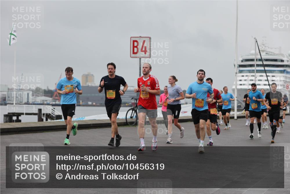 13.09.2026 - Kiel Lauf Andreas Tolksdorf http://msf.ph/oto/10456319 13.09.2026 11:56:57 Kiellinie 4, 2504, 10675, 2258, 10985 meine-sportfotos.de
